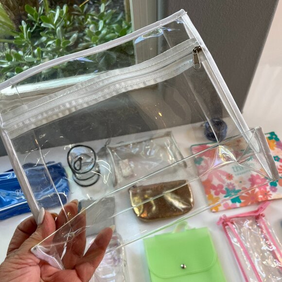 Cosmetic Makeup Bag Bonanza - lot of 22 - Picture 8 of 16